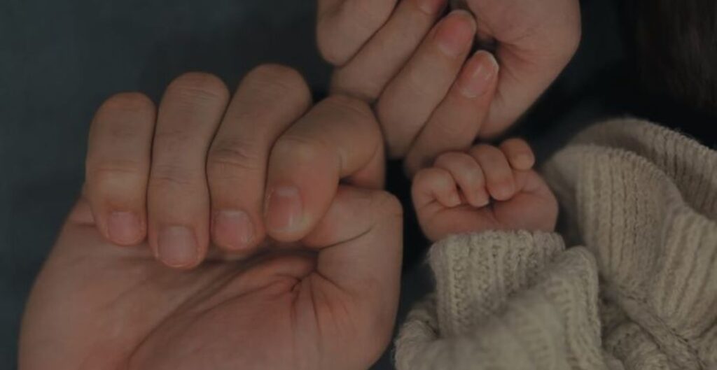 pregnancy-announcement-Ccptions-for first-baby